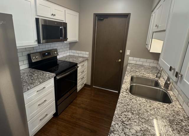 Property at 17841 N Del Webb Blvd, Sun City, AZ 85373, 2 beds, 2 baths