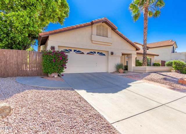 Property at 6122 E Saddleback St, Mesa, AZ 85215, 3 beds, 2 baths
