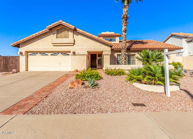 Property at 6122 E Saddleback St, Mesa, AZ 85215, 3 beds, 2 baths