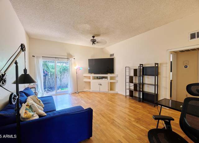 Property at 6528 N 24th Dr, Phoenix, AZ 85015, 2 beds, 2 baths