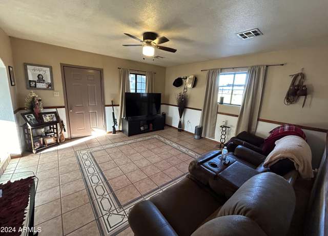 Property at 2929 W Oak Ave, Douglas, AZ 85607, 2 beds, 2 baths