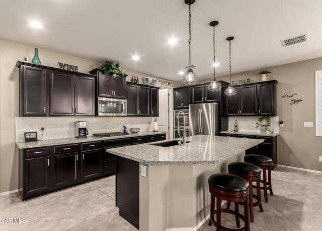 Property at 2440 W Arroyo Way, San Tan Valley, AZ 85144, 3 beds, 2.5 baths