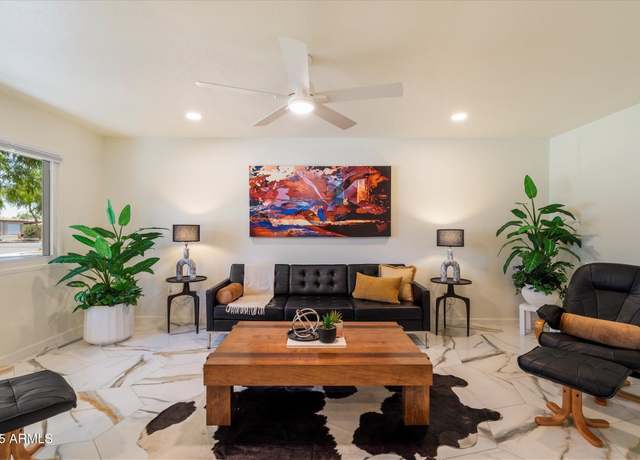 Property at 10305 W Campana Dr, Sun City, AZ 85351, 2 beds, 2 baths
