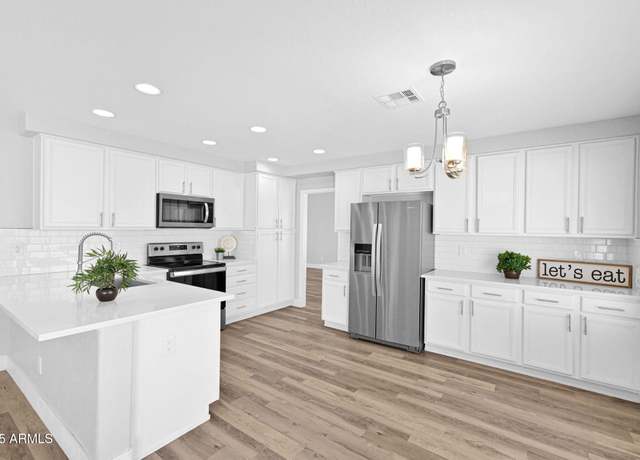 Property at 1875 E Aspen Way, Gilbert, AZ 85234, 5 beds, 3 baths
