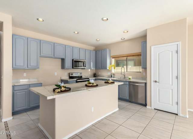 Property at 25575 W Lynne Ln, Buckeye, AZ 85326, 6 beds, 3 baths