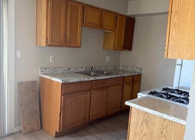 Property at 3840 N 43rd Ave #16, Phoenix, AZ 85031, 2 beds, 1.5 baths