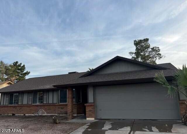 Property at 2215 E Dragoon Ave, Mesa, AZ 85204, 4 beds, 2 baths