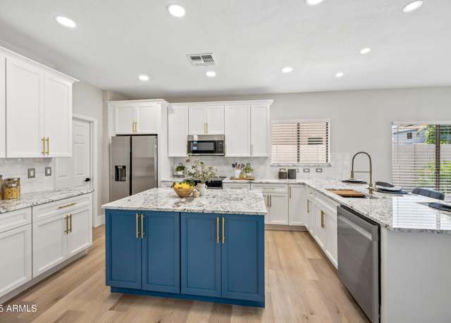 Property at 2881 E Estrella Ct, Gilbert, AZ 85296, 6 beds, 3 baths