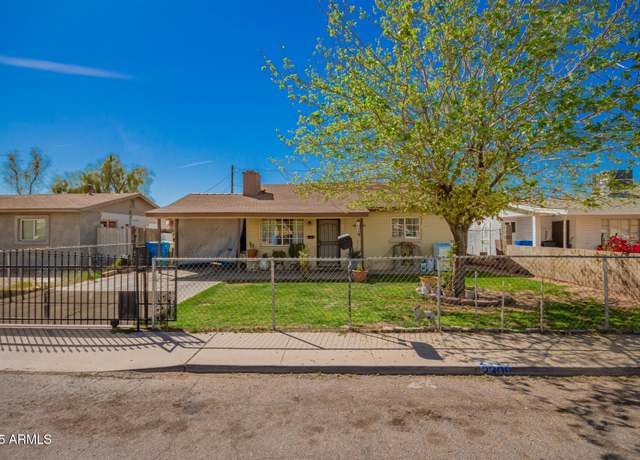 Property at 2309 E Garfield St, Phoenix, AZ 85006, 2 beds, 1 bath