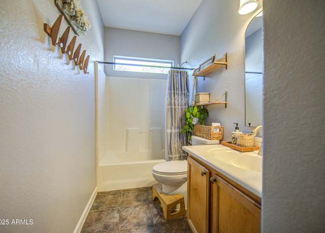 Property at 2536 E Indian Wells Pl, Chandler, AZ 85249, 3 beds, 2 baths