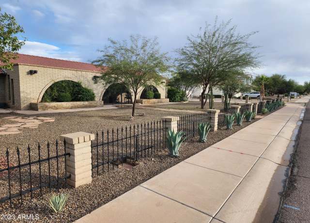 Property at 5801 N 73rd Ave, Glendale, AZ 85303, 3 beds, 2 baths