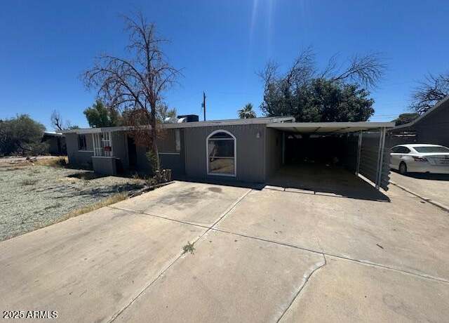 Property at 3729 W Golden Ln W, Phoenix, AZ 85051, 3 beds, 1.5 baths