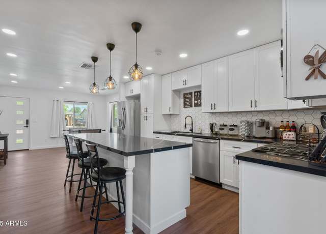 Property at 7715 E Catalina Dr, Scottsdale, AZ 85251, 3 beds, 2 baths