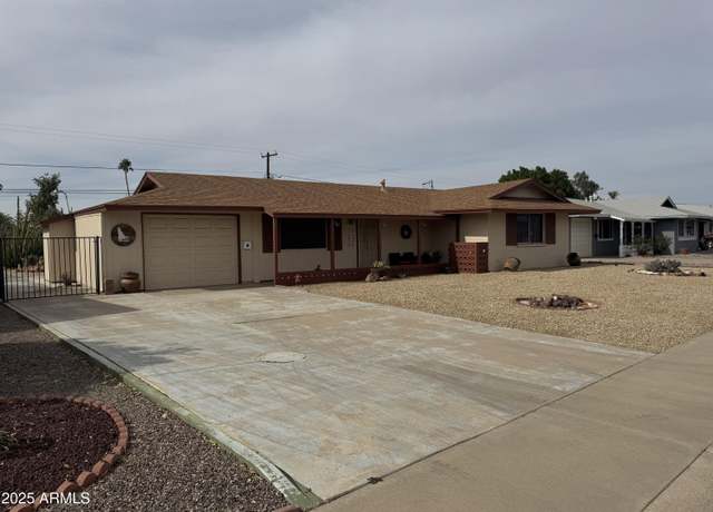 Property at 12236 N Pebble Beach Dr, Sun City, AZ 85351, 2 beds, 2 baths