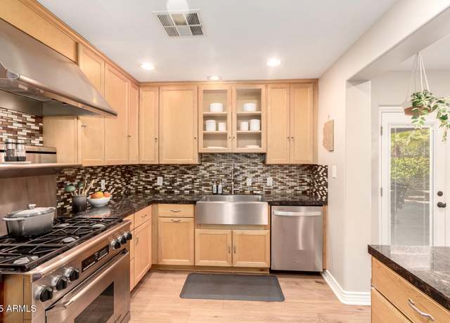 Property at 2246 E Glenrosa Ave, Phoenix, AZ 85016, 3 beds, 2 baths