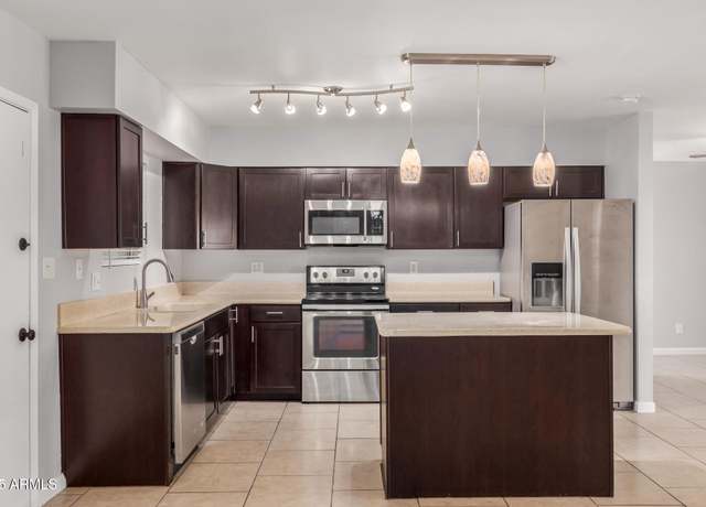 Property at 1002 W Villa Rita Dr, Phoenix, AZ 85023, 3 beds, 2 baths