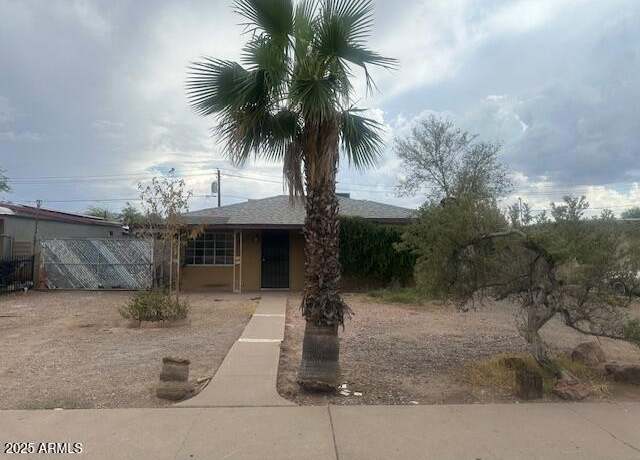 Property at 3215 W Taylor St, Phoenix, AZ 85009, 2 beds, 1 bath