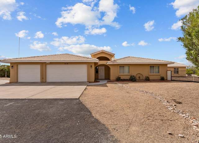 Property at 1216 Easy St, Wickenburg, AZ 85390, 3 beds, 2.5 baths