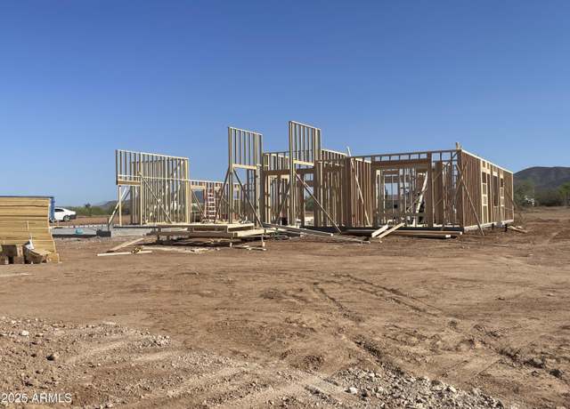 Property at 1920 E Creek Canyon Rd, Phoenix, AZ 85086, 4 beds, 3.5 baths