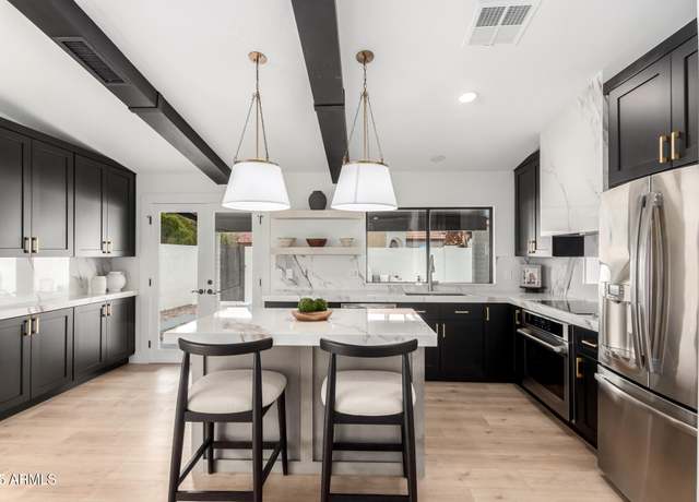 Property at 1971 E Sunburst Ln, Tempe, AZ 85284, 3 beds, 2 baths