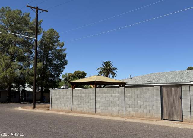 Property at 4526 E Earll Dr, Phoenix, AZ 85018, 3 beds, 2 baths