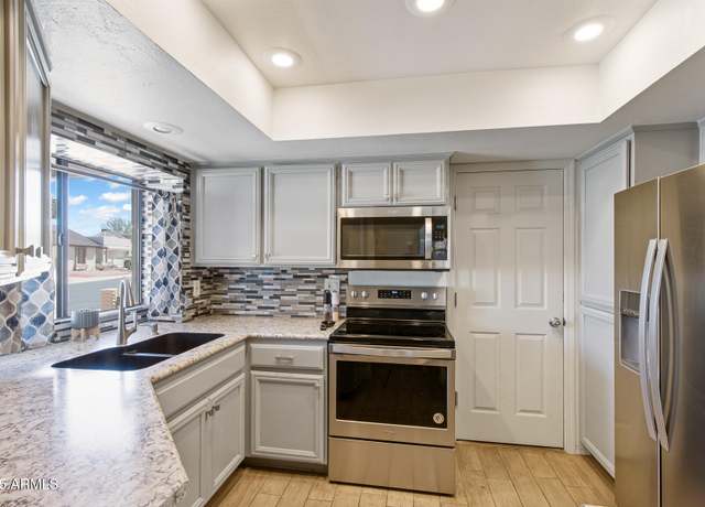 Property at 905 E Bluefield Ave, Phoenix, AZ 85022, 3 beds, 2 baths