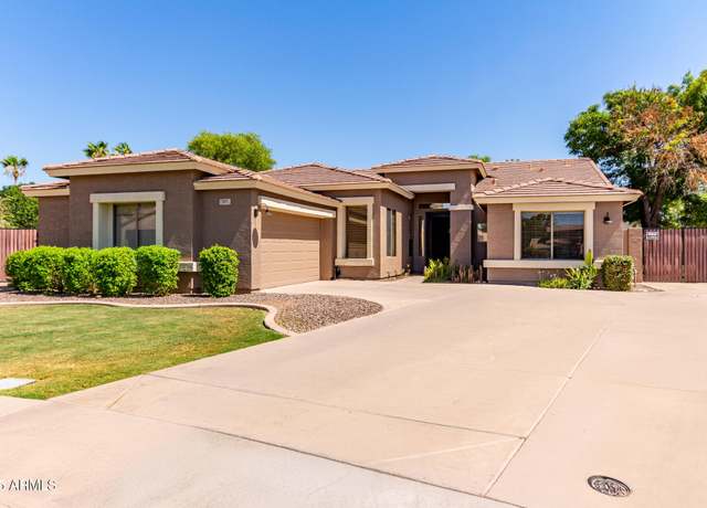 Property at 557 S Lemon Ct, Gilbert, AZ 85296, 5 beds, 2 baths