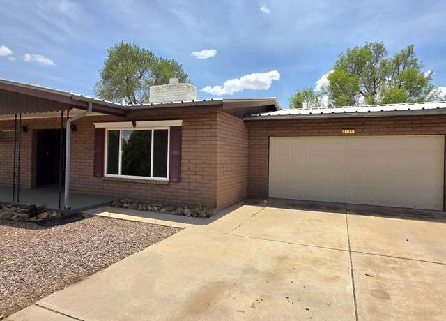 Property at 1004 E Mescal Dr, Pearce, AZ 85625, 2 beds, 1.75 baths