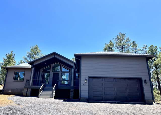 Property at 221 E Summerberry Dr, Show Low, AZ 85901, 3 beds, 2 baths