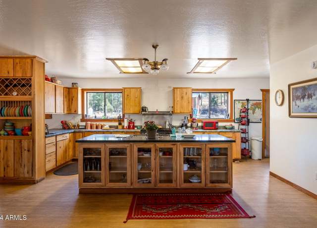 Property at 1528 Black Canyon Rd, Heber, AZ 85928, 3 beds, 2 baths