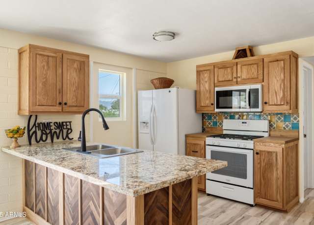 Property at 503 Hermosa Pl, Bisbee, AZ 85603, 3 beds, 1 bath