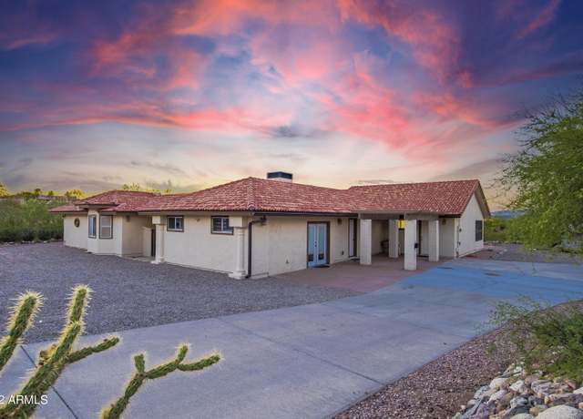 Property at 780 S Saguaro Dr, Wickenburg, AZ 85390, 4 beds, 4 baths