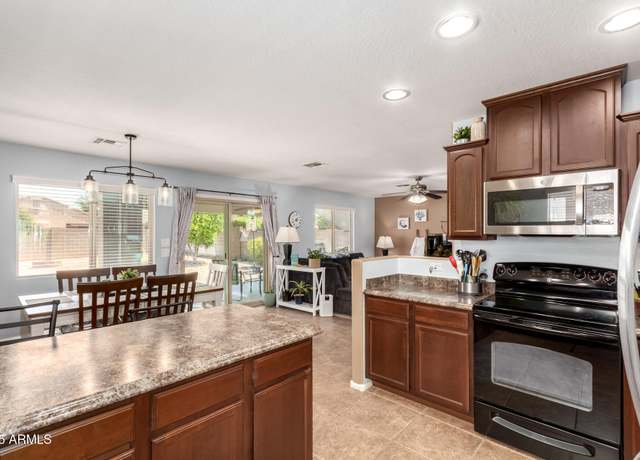 Property at 40316 W Hopper Dr, Maricopa, AZ 85138, 3 beds, 2.5 baths
