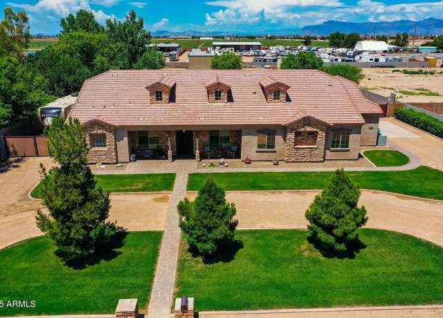 Property at 3240 E Horse Mesa Trl, San Tan Valley, AZ 85140, 5 beds, 2.5 baths