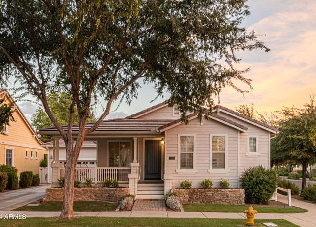 Property at 2796 E Valencia St, Gilbert, AZ 85296, 6 beds, 4 baths