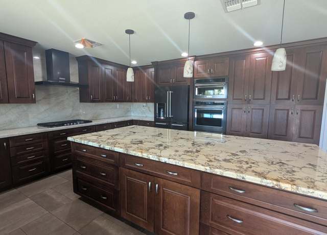 Property at 4115 W Ironwood Dr, Phoenix, AZ 85051, 3 beds, 2 baths