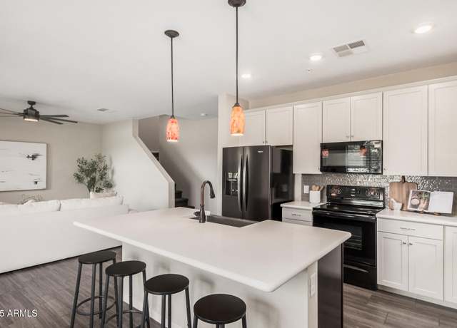 Property at 3900 E Baseline Rd #137, Phoenix, AZ 85042, 3 beds, 2.5 baths