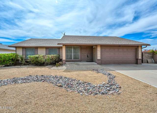 Property at 8812 N 105th Ave, Peoria, AZ 85345, 3 beds, 2 baths
