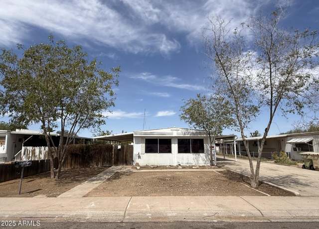 Property at 7122 N 68th Dr, Glendale, AZ 85303, 2 beds, 2 baths
