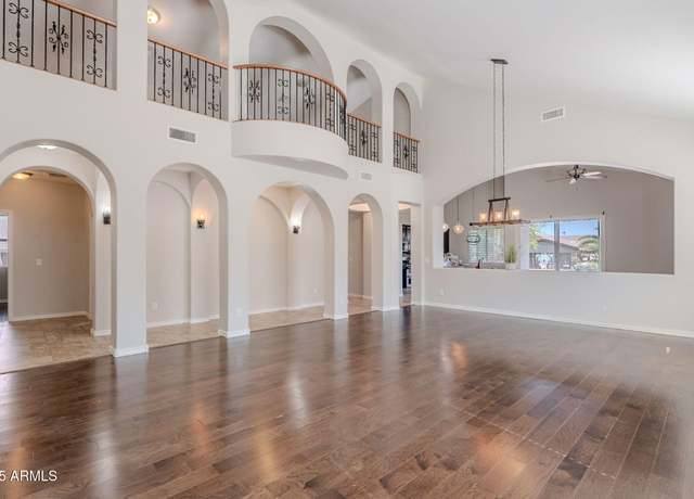 Property at 514 E Pearce Rd, Phoenix, AZ 85042, 3 beds, 2 baths