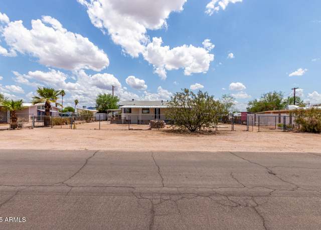 Property at 965 S Lawson Dr, Apache Junction, AZ 85120, 2 beds, 2 baths