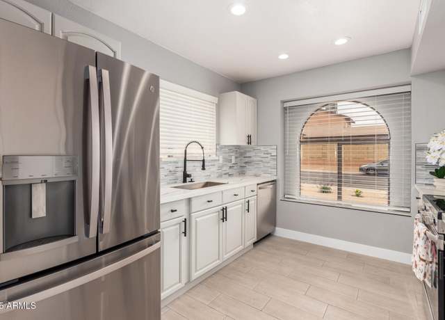 Property at 12012 N 76th Ln, Peoria, AZ 85345, 3 beds, 2 baths