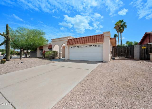 Property at 2707 W Onza Cir, Mesa, AZ 85202, 3 beds, 2 baths