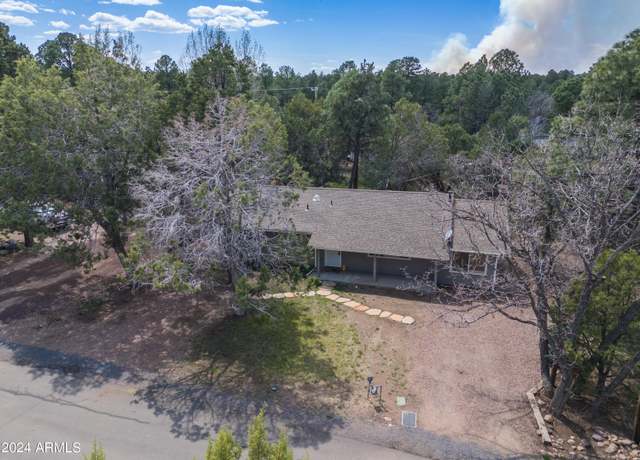 Property at 320 S 11th Ave, Show Low, AZ 85901, 4 beds, 2 baths