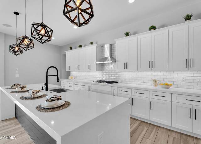 Property at 745 E Highline Canal Rd, Phoenix, AZ 85042, 4 beds, 3.5 baths