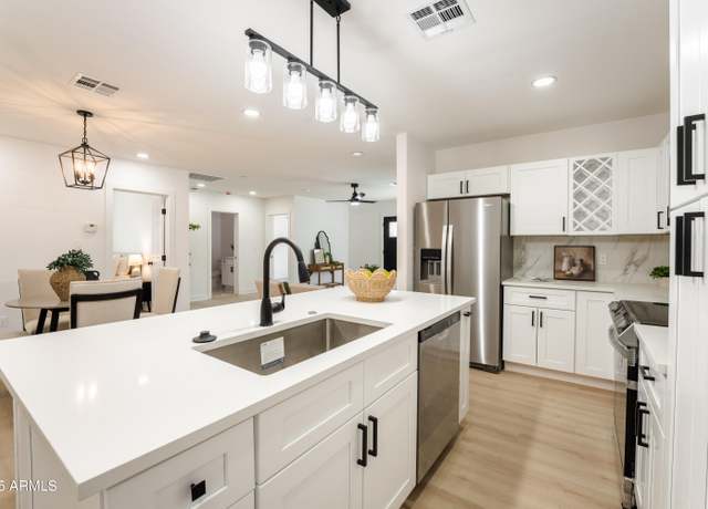 Property at 1425 E Diamond St, Phoenix, AZ 85006, 4 beds, 3 baths