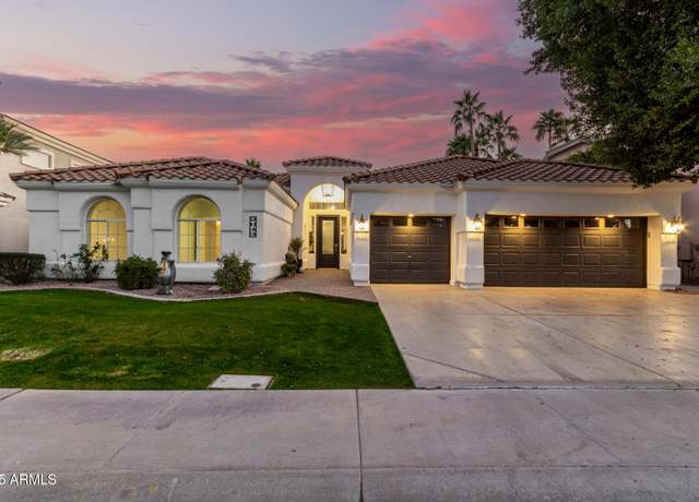 Property at 2043 E Clipper Ln, Gilbert, AZ 85234, 4 beds, 2.5 baths