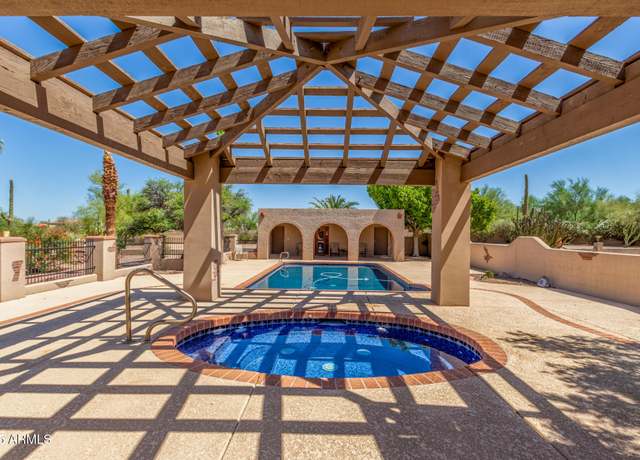Property at 8043 E Laurel St, Mesa, AZ 85207, 3 beds, 5.5 baths