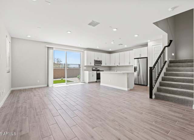 Property at 21047 N 58th Way, Phoenix, AZ 85054, 3 beds, 2.5 baths
