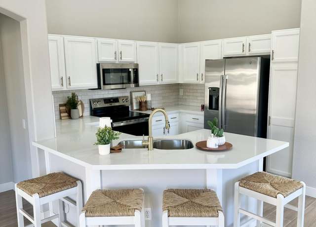 Property at 972 S Gardner Dr, Chandler, AZ 85224, 3 beds, 2 baths